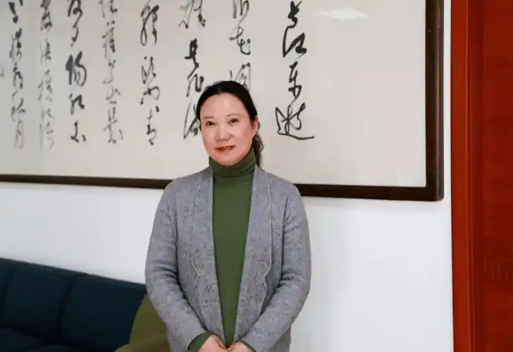 荆州市图书馆党总支书记,馆长(研究馆员)