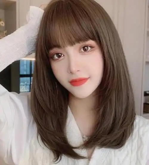 现在流行什么长发型女 就是2021最流行的直发发型