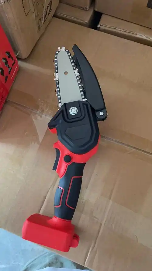 充电式电锯家用小型手持锯锂电锯小型锯柴手持户外链锯砍树伐木锯