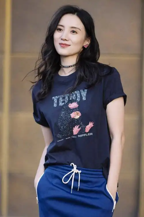 现在的宋佳更美