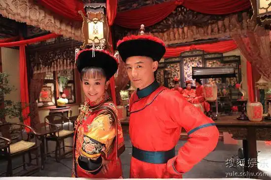 《新还珠格格》热播 张倬闻抢眼帅气小桌子