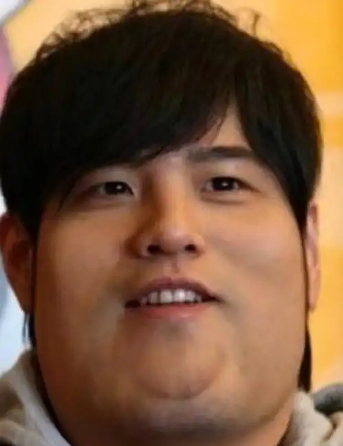 周杰伦大撞脸李荣浩 胖伦真是太好笑