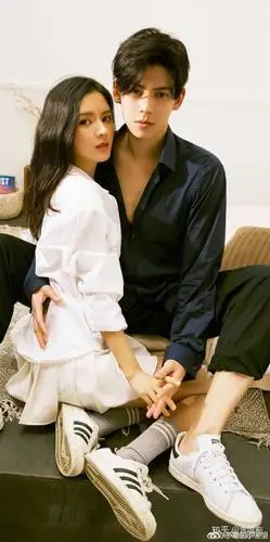 没啥希望的 张予曦现实中是个超级颜狗看看她前男友就知道了