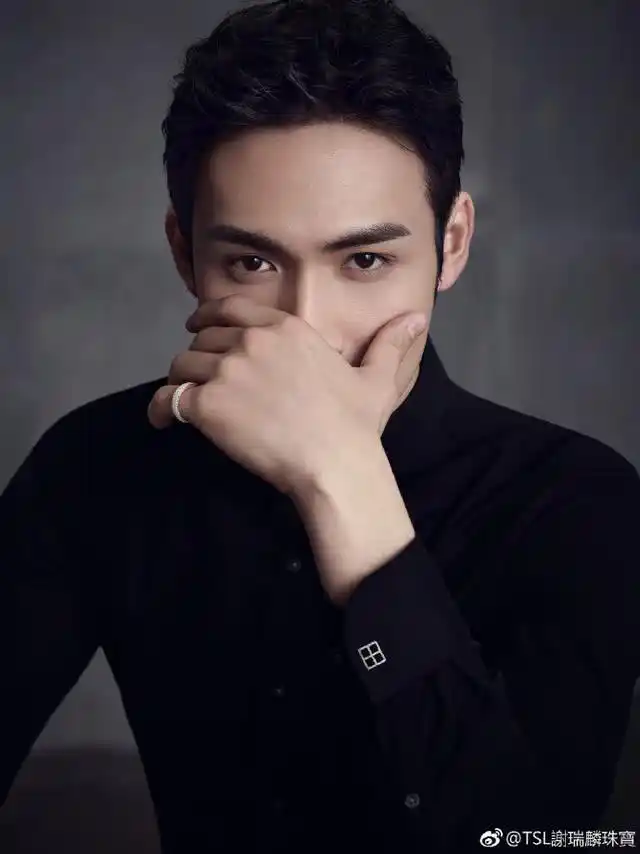 因一双眼睛成杨幂旗下最帅男艺人,张彬彬的眼神杀到底有多迷人?