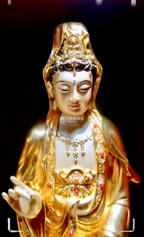 慈悲为怀之人头上有灵光,有菩萨庇佑,无论在情感,事业,财运都有不错的