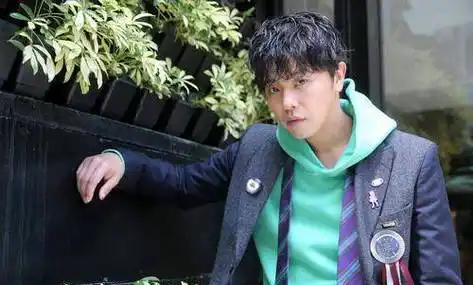 他是杨丞琳前男友,也是娱乐圈少有多面手,36岁却在家中英年早逝