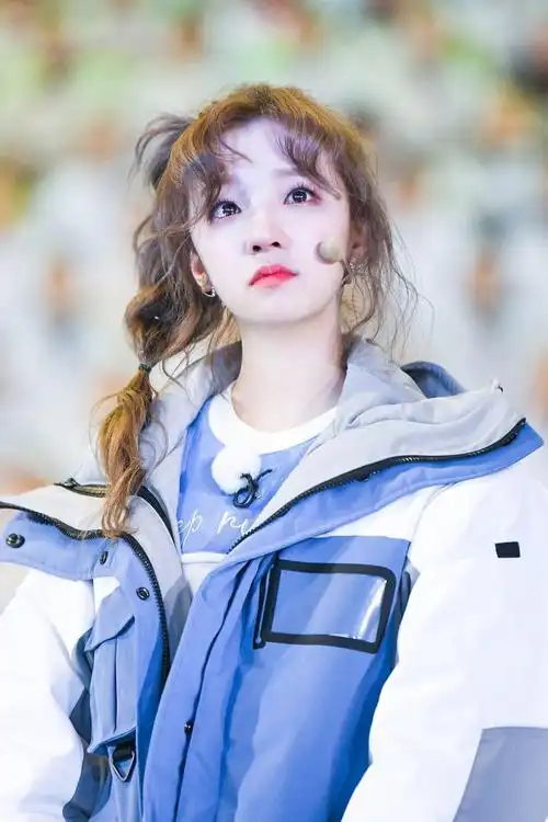 《奔跑吧》宋雨琦怪力少女上线 展现超强爆发力震撼全场__凤凰网