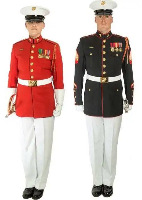 五,美国海军陆战队军乐队饰绪军乐队队长,队长助理为黄色礼服饰绪