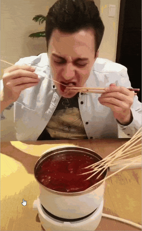 他运用那种一脉相承的表达形式,对所有中国食物发出称赞:竖起大拇指