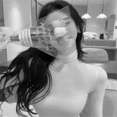 女生头像高级小众高冷黑白
