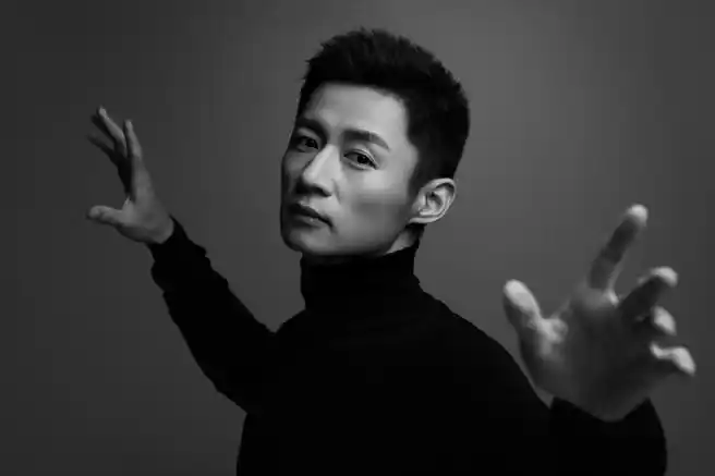 可惜这些演员现在基本都淡出娱乐圈了,演麦军的陈伟栋近几年倒还挺