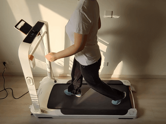 迪卡浓t100s跑步机助力全家冬日运动自由