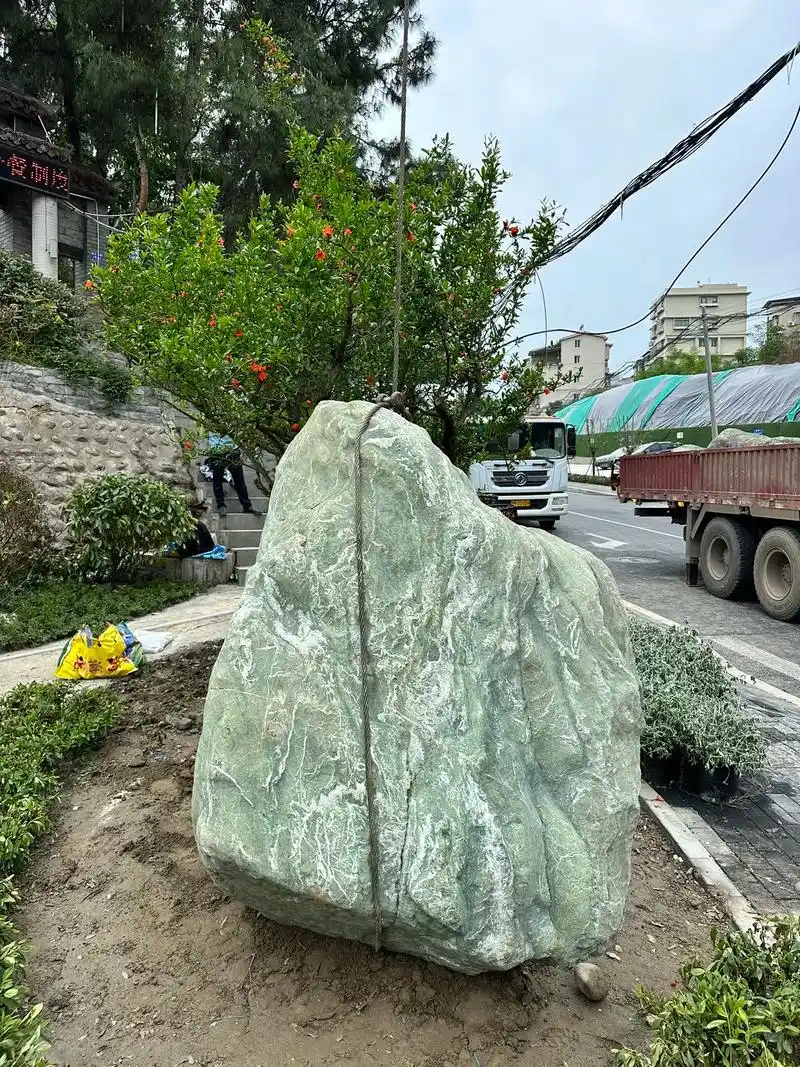 城南花已开,愿君常安在.#绵阳景观石#四川景观石批发 - 抖音