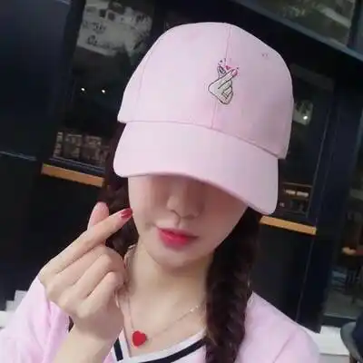 戴帽子头像女酷酷的只为途中能与你相遇