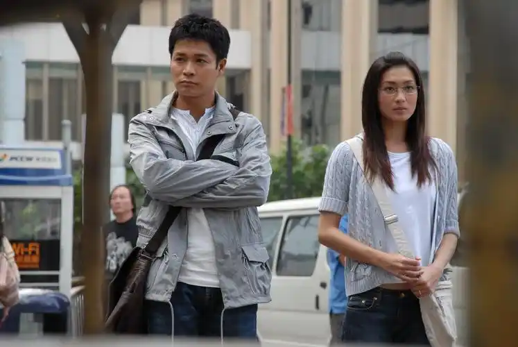 p>《id精英》,是香港电视广播有限公司2009年出品的时装电视剧.