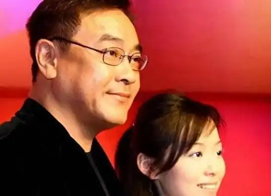 导演尔冬升抛弃张曼玉与妻子相约丁克到老却和情人偷偷生子