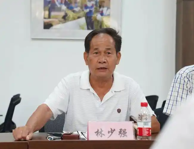 日前,东纵后代,原省二轻厅退休老干部林少强,在"传承厚街红色基因"