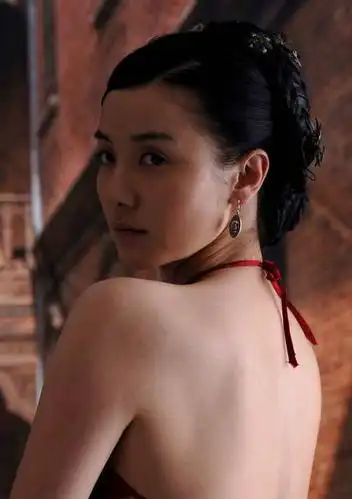 郑玉楠46宋佳饰演技评分暂无简介郑家二小姐,虽然在封建家族成长,但是