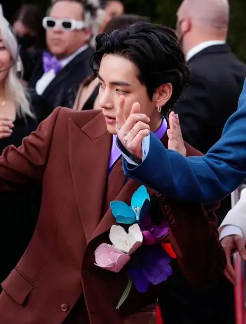 【金泰亨2022年格莱美相关】 - 知乎