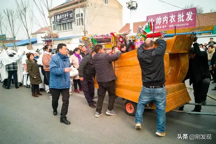 农村办丧事真实图片空棺材出丧