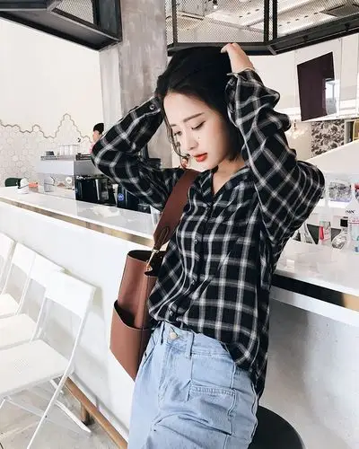 百搭单排扣翻领经典黑白格子衬衫女秋季bf风复古宽松韩范长袖衬衣