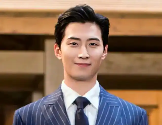 窦骁:从昔日小透明到现在的人生巅峰,这么多年他经历什么?