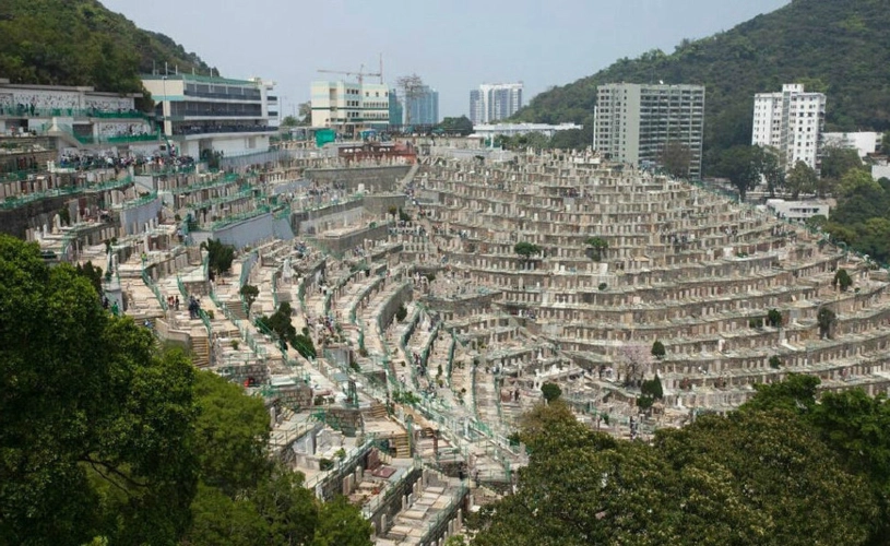 直击香港墓地山,3万美元还要排队10年以后,比香港房价还贵