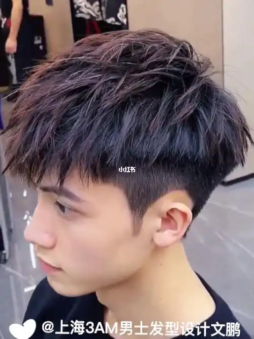 发型中长发碎盖6——10cm中长发碎盖长发碎盖头一个要点就是发顶的