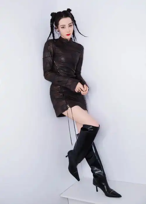 迪丽热巴,穿拼接色连衣裙!_高清图集_新浪网