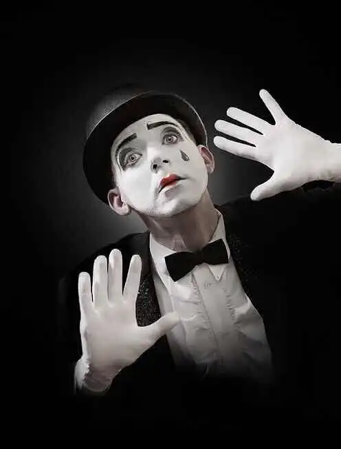 如果小丑在哭会觉得是在搞笑吗