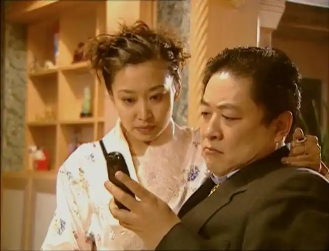 而黑社会大佬张峰包养的小情人丽丽,刘天池……对,就是后来因为在