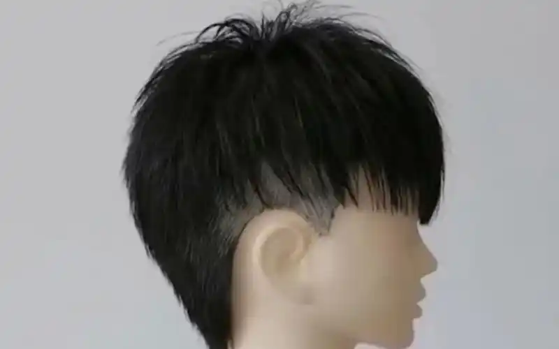 一款百搭的学生小狼尾发型适合圆脸方脸瓜子脸