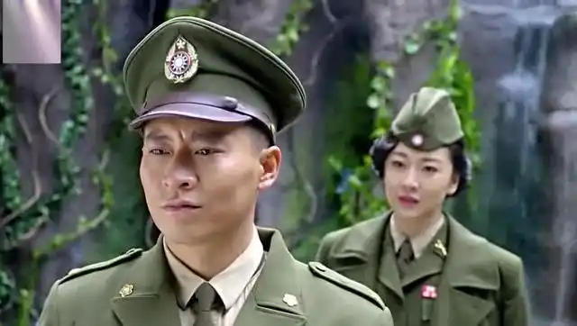 《擒狼》马团长为保护马木兰和蒲巴甲,与满天星同归于尽