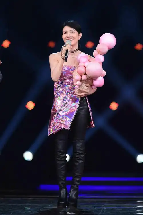 "粉红女王"李慧珍:我唱的不是歌 是我的贪心