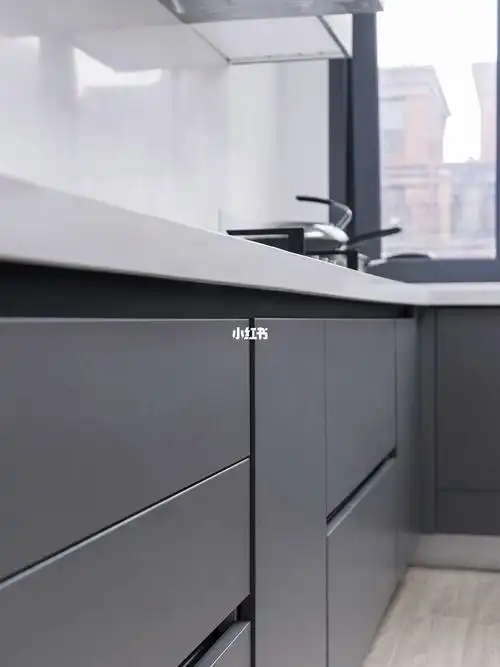 溪岸定制柜高级灰厨房,到底有多吸引人?