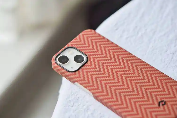 极致轻薄,手感极佳——pitaka magsafe磁吸芳纶纤维手机壳