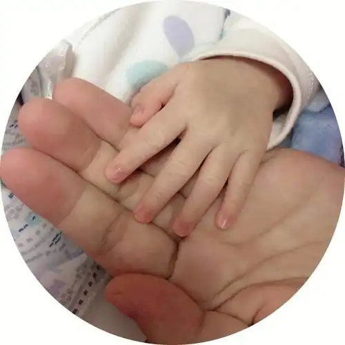 记录小手小脚的两岁