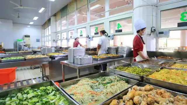 学校食堂生意兴隆,为什么如今却"开不下去"?专人说出背后因素