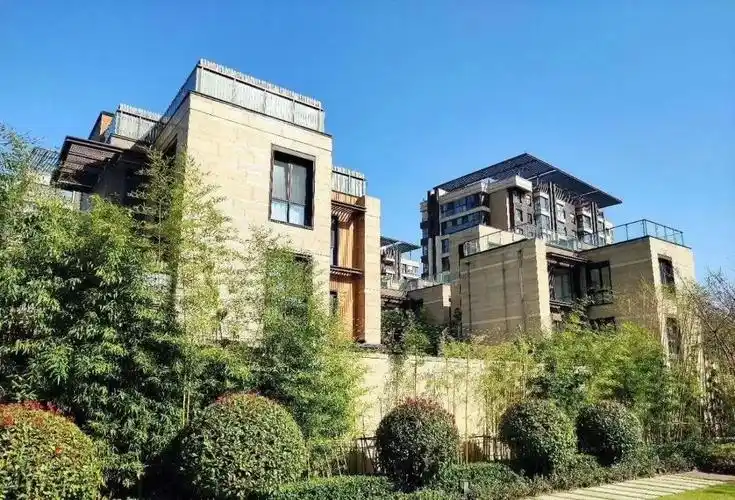 『虹桥·富力十号别墅』推约728~801㎡合院别墅,总价3800万起,仅9席!