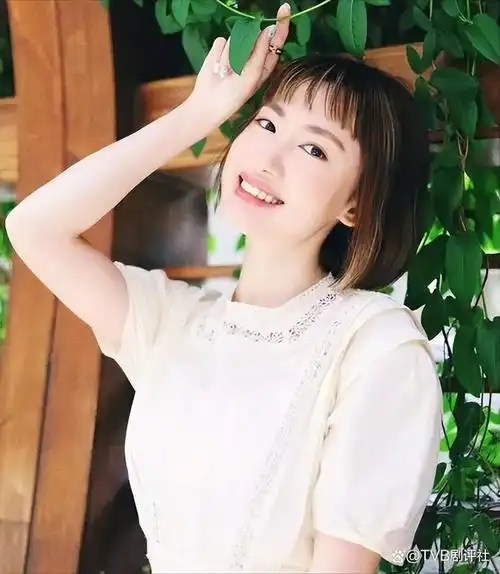 的蒋家昮也成为近期热门人物,入行多年的她除了继《爱回家》的马子妮