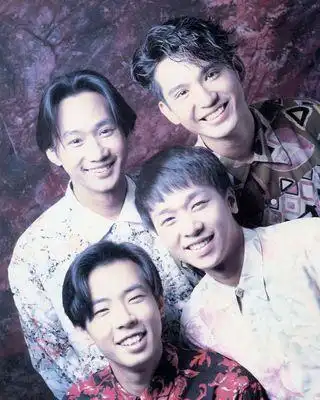 叶世荣,1963年8月19日出生于中国香港,音乐制作人,歌星,beyond鼓师