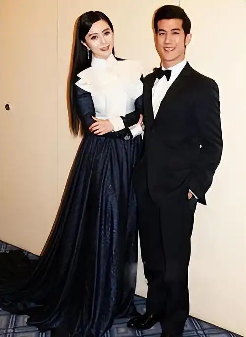 范冰冰,身高168的她,一旦踩上高跟鞋,便几乎能与他并肩而立,甚至偶尔