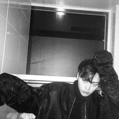 黑白*文艺*搞怪*网红*时尚*帅气*摄影*高冷*风格*暖心*阳光*自拍*森系