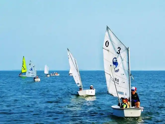 2021寒假海口帆船营真乘风破浪的少年扬帆大海现在就成团