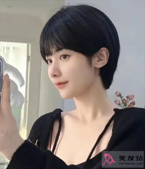 女生减龄挂耳短发 清爽利落减龄好看_女生短发 - 美发站