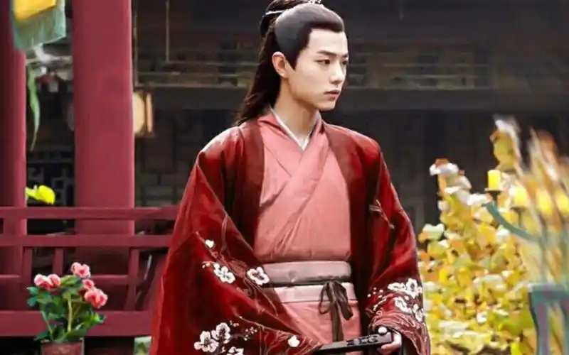 肖战绝美古装个人向愿此间山有木兮卿有意昨夜星辰恰似你