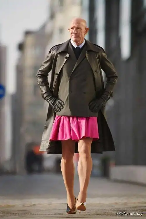 奇葩男子穿裙子(男生穿裙子火出圈)(33)