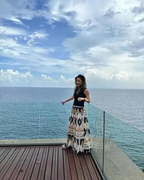 汤镇业前妻姜坤近照曝光,为三个孩子单身22年太美