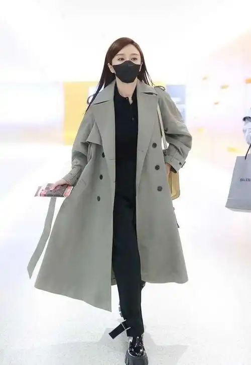 秦岚真的太会穿了吧灰色风衣配一身黑满满的高级感