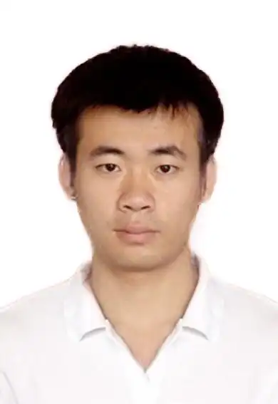 那位帮帮忙修改照片,改为白底2寸证件照,在线等,急用啊啊啊啊 2013-11